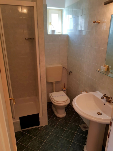 Bathroom 4, Villa Rava Hotel & restaurant, Sali