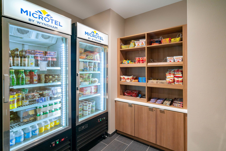 Food & Drinks 5, Microtel Inn & Suites by Wyndham Carlisle, Cumberland