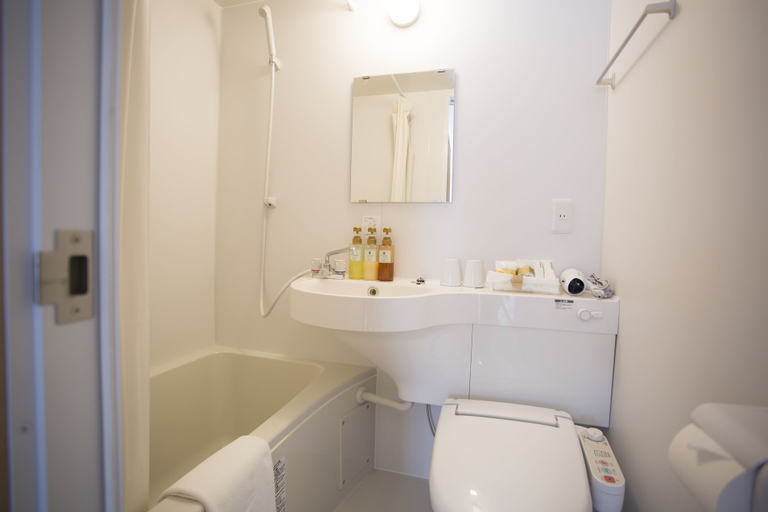 Bathroom 4, Dotonbori Shinsaibashi Hotel, Osaka