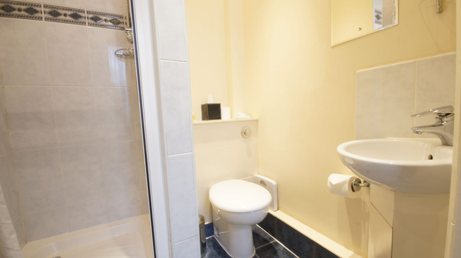 Bathroom 4, The Leonard Hotel, London