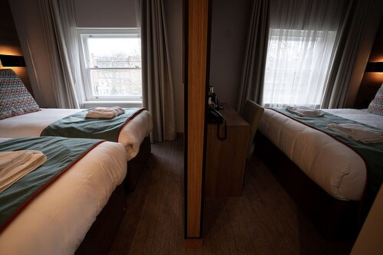 Bedroom 4, Oxford Hotel Earl's Court, London