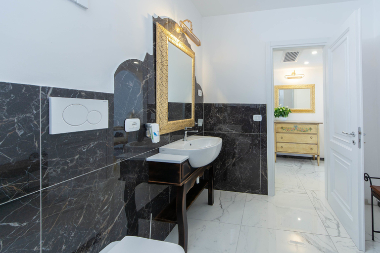 Bathroom 4, Villa Amore, Salerno