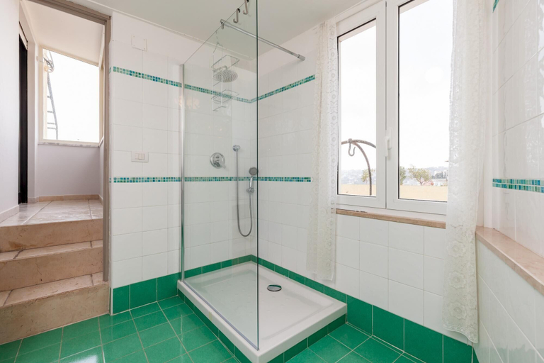 Bathroom 3, Bright Rooftop at CVE, Napoli