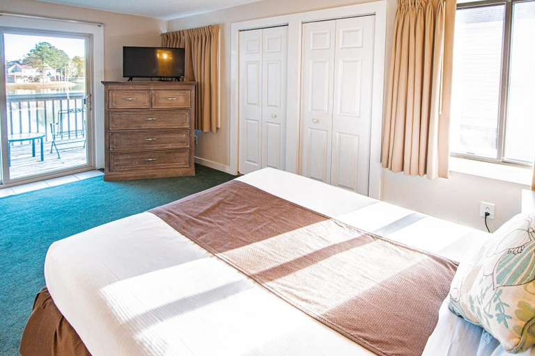 Bedroom 3, Waterwood Townhome, Craven