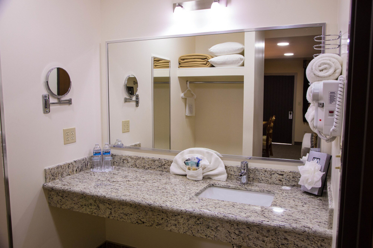 Bathroom 3, Hotel La Villa de Zaragoza, Tijuana