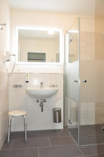 Bathroom 5, Avalon Hotel Bellevue, Ostholstein