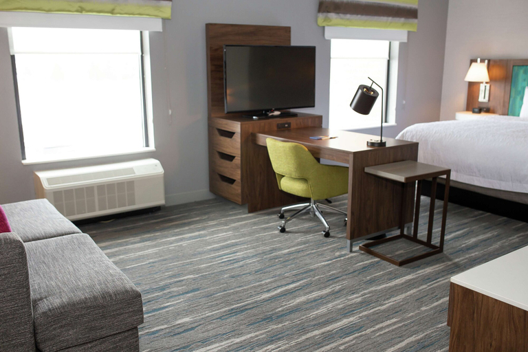 Bedroom 3, Hampton Inn & Suites Dundee, Monroe