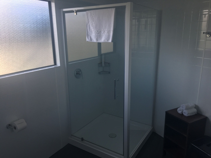 Bathroom 3, Four Seasons Motel, Queenstown-Lakes
