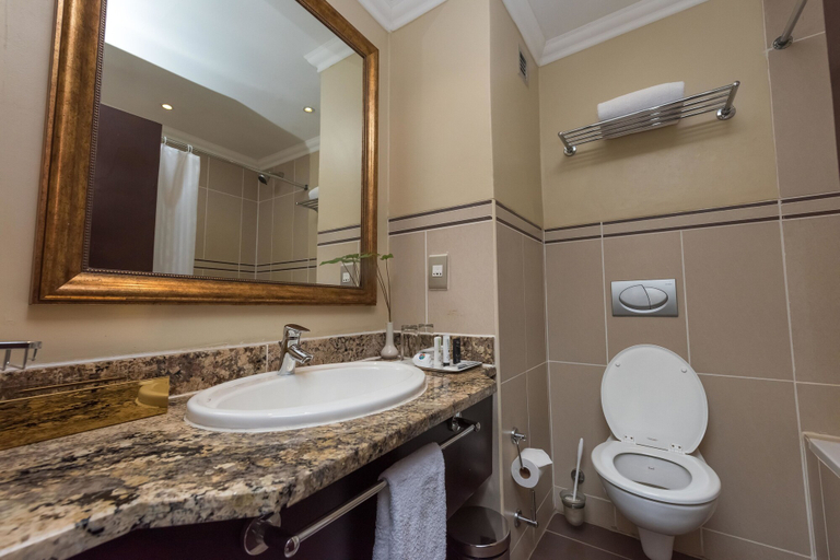 Bathroom 5, Sunbird Capital Hotel, Lilongwe City