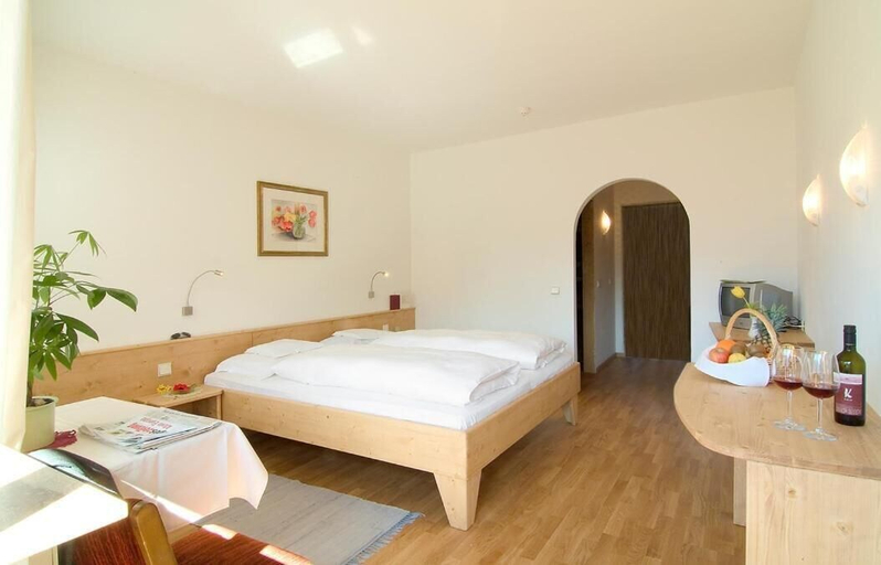 Bedroom 3, Bio-Hotel & Residence Kaufmann, Bolzano