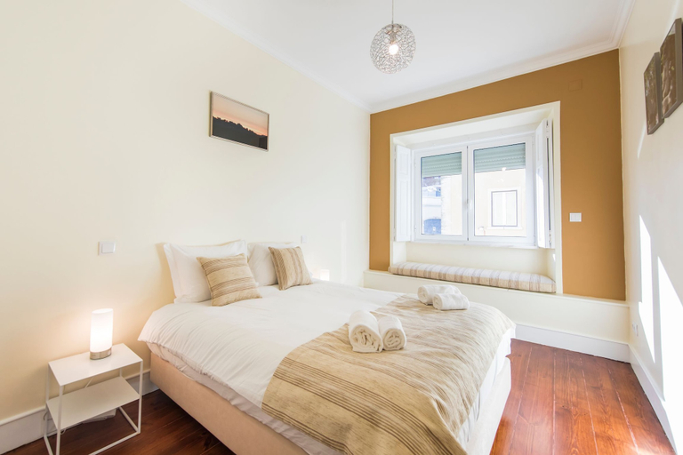 Bedroom 3, Spacious Graça River View Apartment, Lisbon