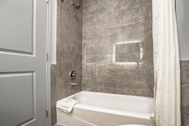 Bathroom 4, Scottish Inns Katy, Houston