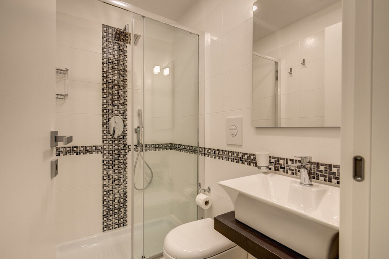 Bathroom 5, Residenza Costaguti, Rome