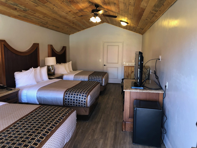 Bedroom 2, Red Canyon Cabins, Kane