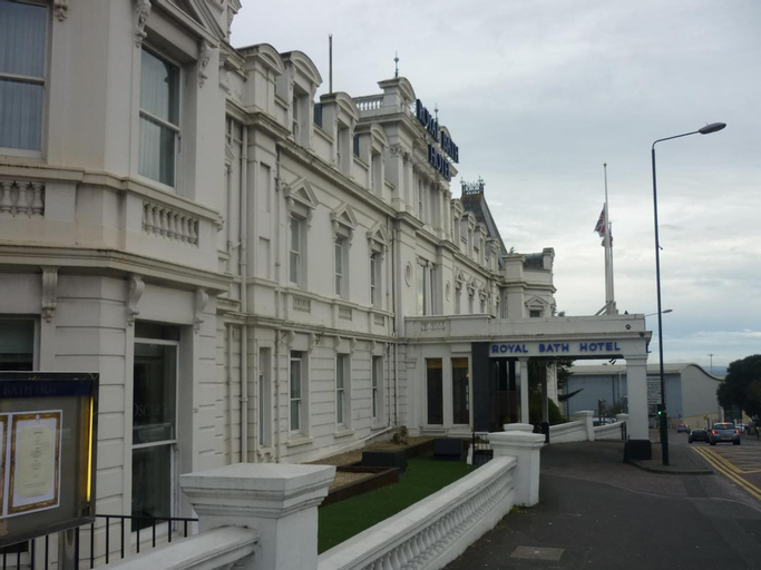 Exterior & Views 24