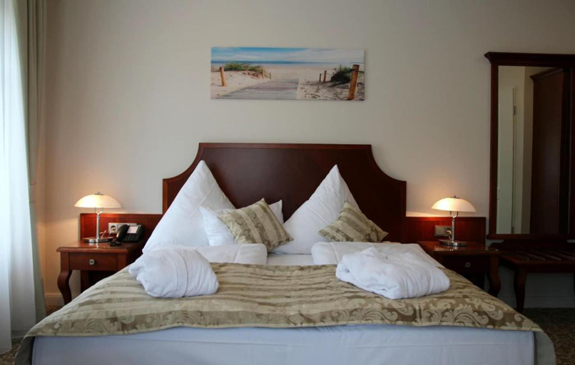 Bedroom 3, Avalon Hotel Bellevue, Ostholstein