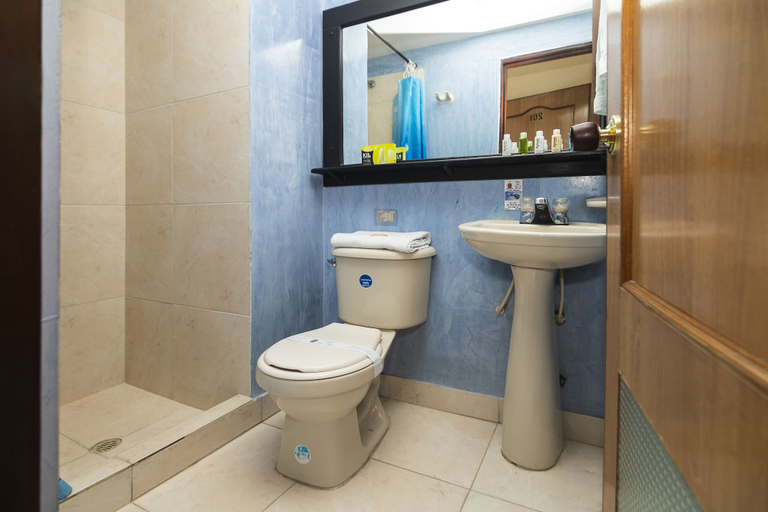 Bathroom 3, Hotel Los Tunjos, Dosquebradas