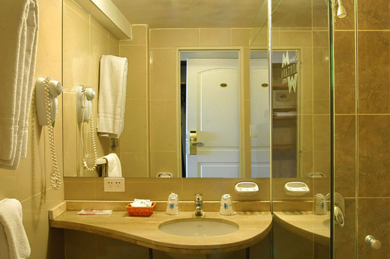 Bathroom 5, Crans Montana Hotel, Bariloche