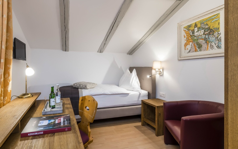 Bedroom 3, Romantik Hotel Stern, Plessur