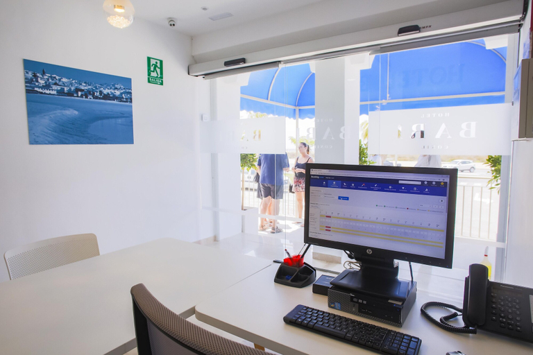 Others 4, Hotel Bari, Cádiz
