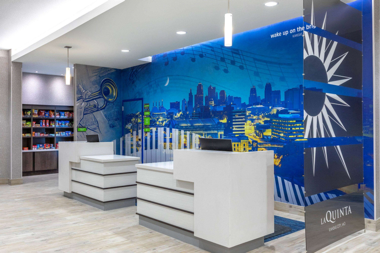 Public Area 2, La Quinta Inn & Suites by Wyndham Kansas City Beacon Hill, Jackson