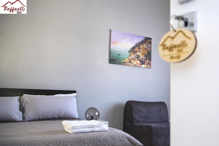 Bedroom 4, B & B Raffaello, Napoli