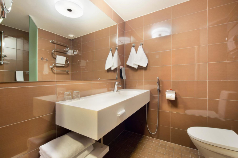 Bathroom 3, Original Sokos Hotel Vaakuna Rovaniemi, Lapland