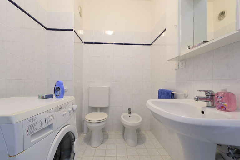 Bathroom 5, Residence Punta dell'Est, Udine