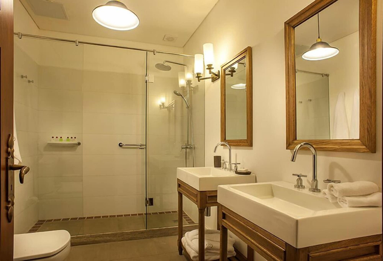 Bathroom 4, La Baguala Hotel, Montevideo