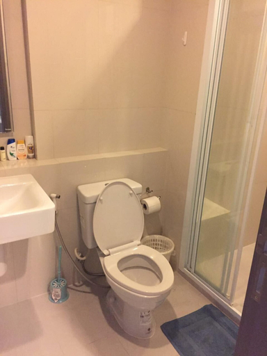 Bathroom 4, The Base Central Pattaya by Minsu, Pattaya