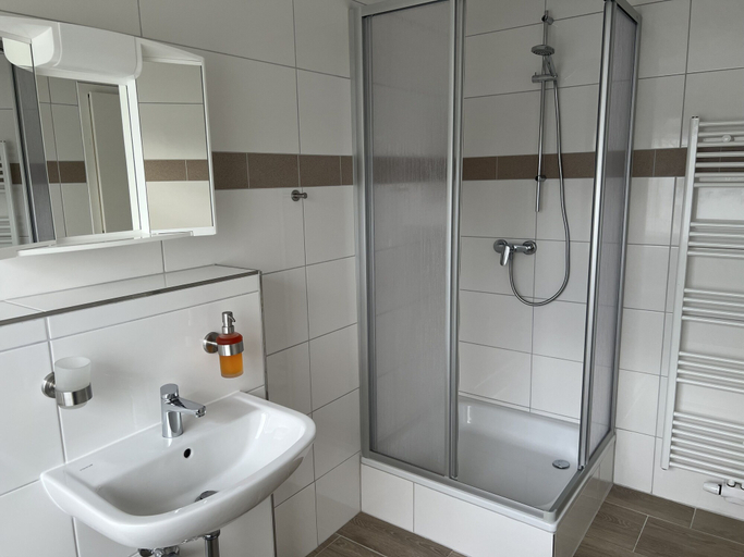 Bathroom 5, M&M Hotel - Neu Wulmstorf, Harburg