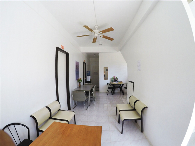 Others 4, JMP Hostel, Coron