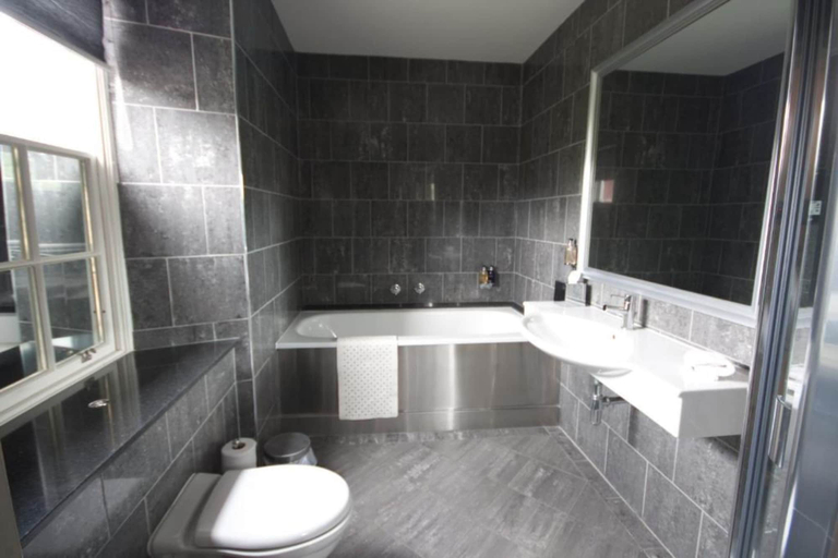 Bathroom 4, The Cawdor, Carmarthenshire