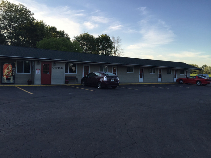 Exterior & Views, Relax Inn, Saginaw