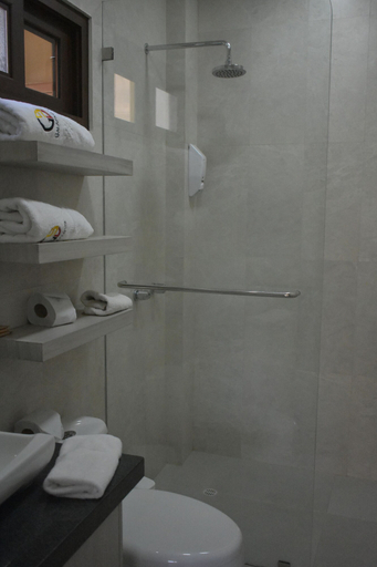 Bathroom 4, Hotel La Laguna Galapagos, Isabela