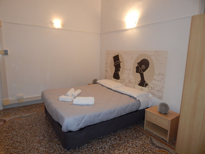 Bedroom 5, Guest House Roma, Genova