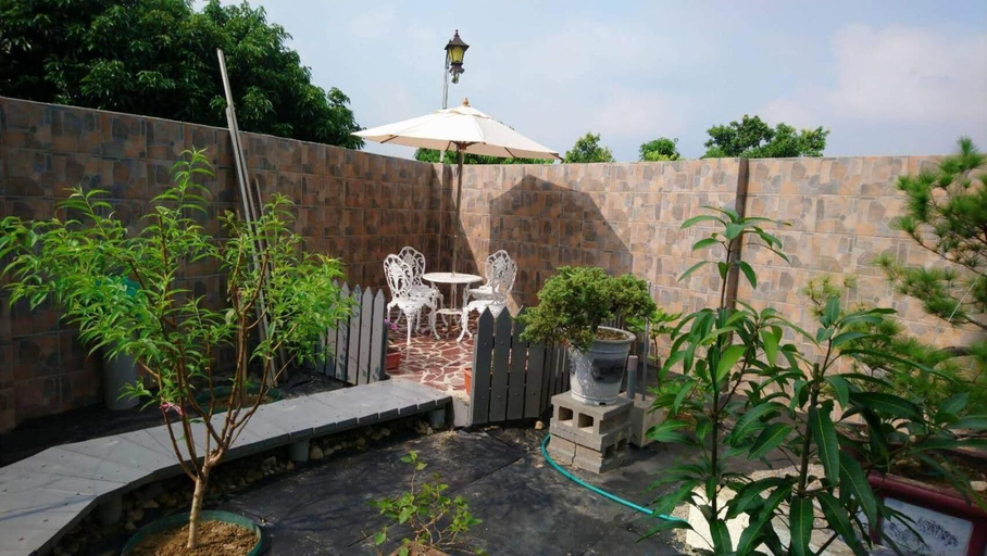 Others 5, Smile House, Taichung