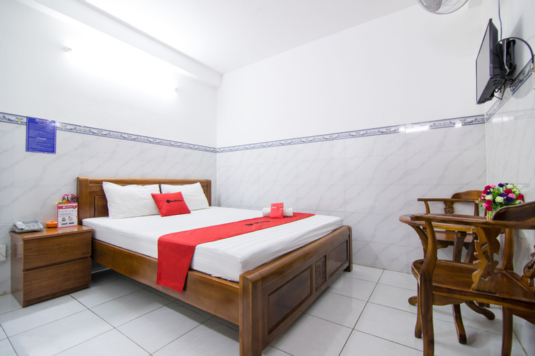 RedDoorz near Bau Cat Residence, Tan Phu