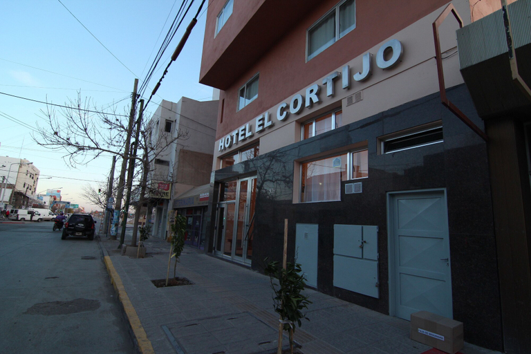 Exterior & Views 2, Hotel El Cortijo, Confluencia