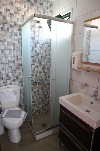 Bathroom 5, Diogenis Blue Palace, Crete