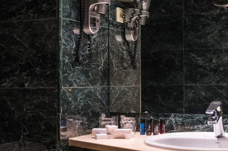 Bathroom 4, Up Rooms Vic Hotel, Barcelona