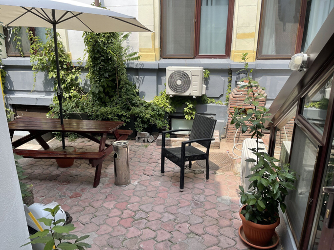 Others 5, Piata Uniri Cozy Inn, Municipiul Bucuresti