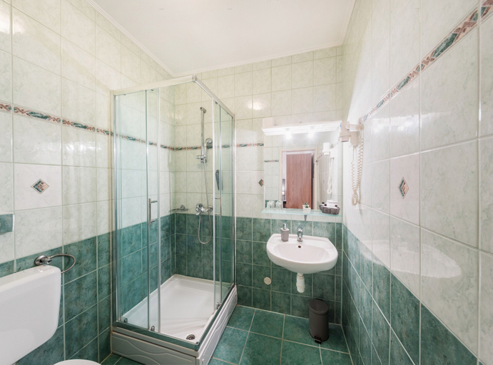 Bathroom 3, Pansion Waldinger, Osijek