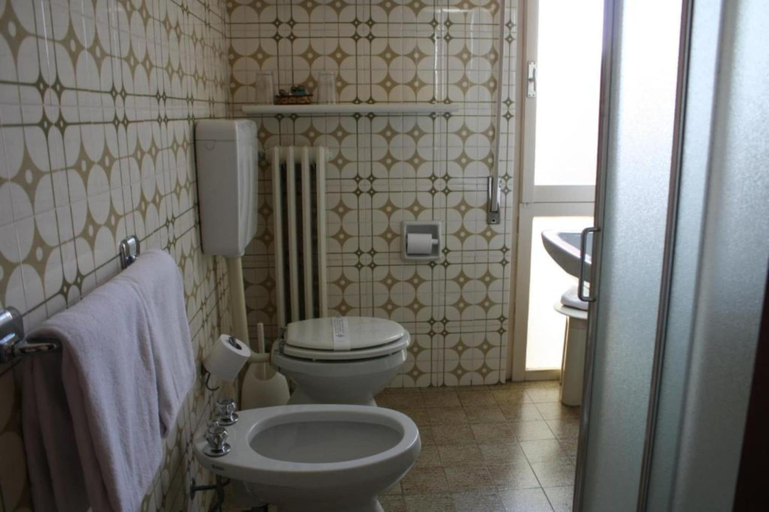 Bathroom 5, Parc Hotel Casa Mia, Verona