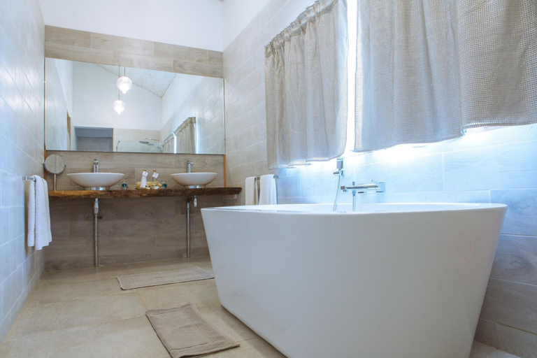 Bathroom 4, Hotel Les Paletuviers, Foundiougne