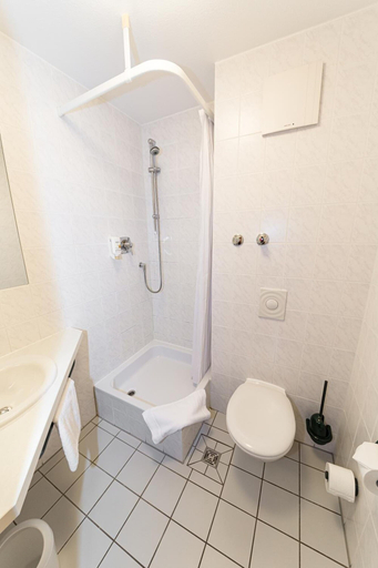 Bathroom 5, AKZENT Parkhotel Trebbin, Teltow-Fläming