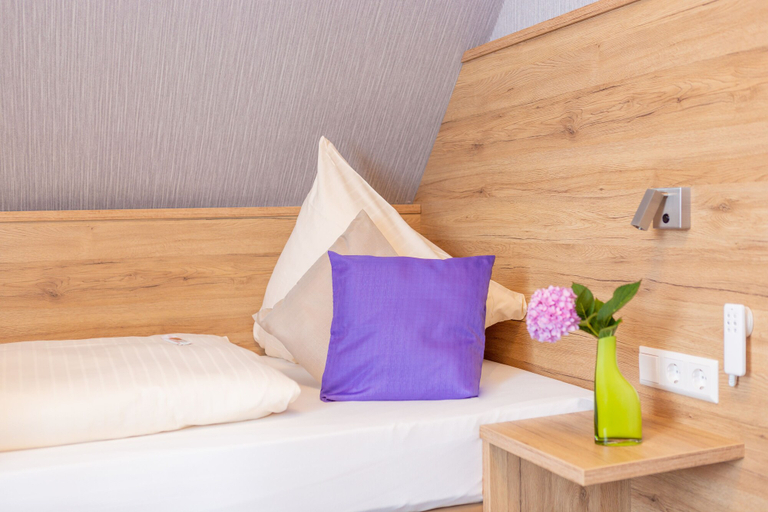 Bedroom 3, Hotel Reinhardtshof Garni, Esslingen