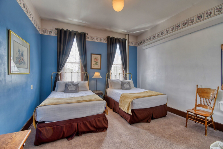 Bedroom 2, The Delaware Hotel, Lake