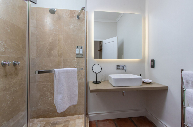 Bathroom 5, Auberge Burgundy Guest House, Overberg
