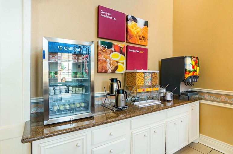 Food & Drinks 5, Quality Suites Lubbock Southwest, Lubbock